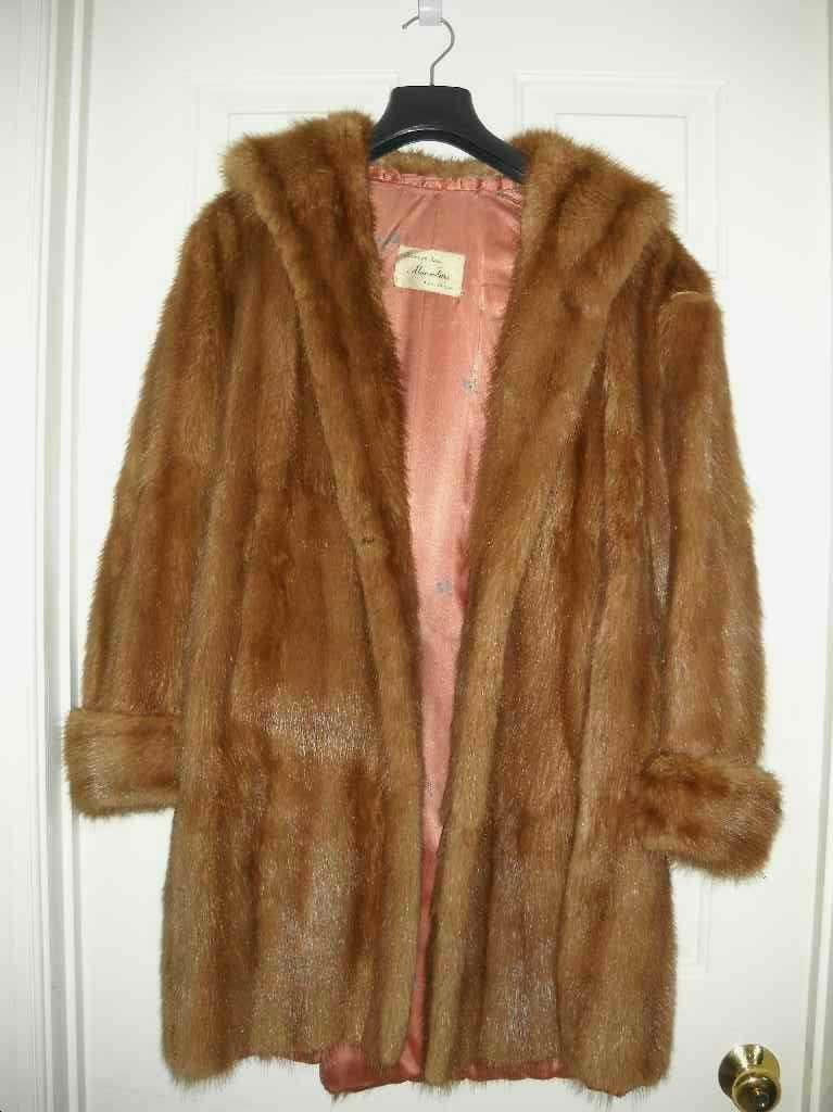 VINTAGE ALLEN FURS LADIES BROWN MINK COAT:: Car Coat Length, Fur Is In Far Shape, Needs Some Repairs.