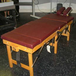 94: THULE PORTABLE CHIROPRACTIC TABLE: With Case.