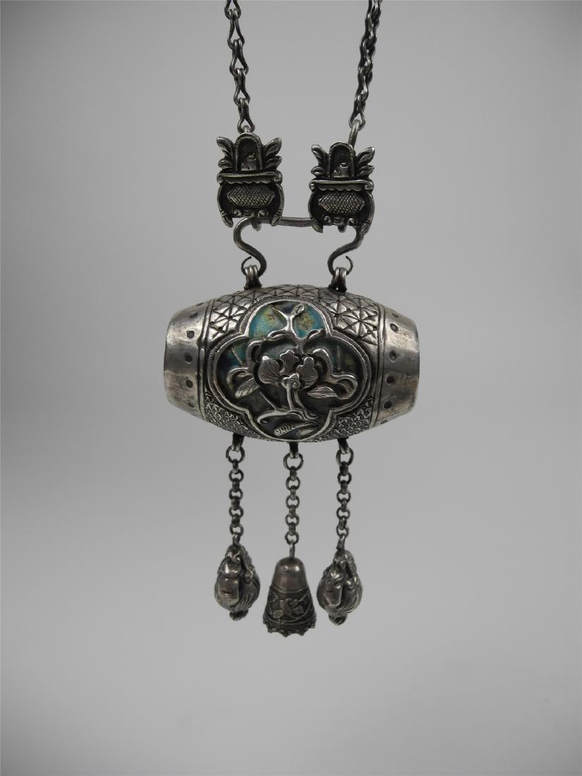 A CHINESE SILVER ENAMELED AMULET AND NECKLACE (1 of 9)
