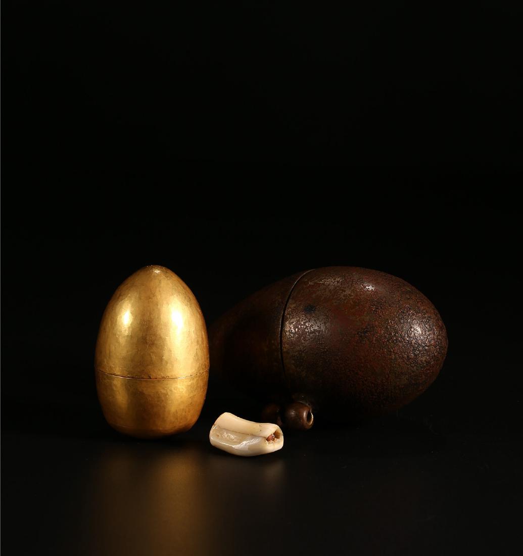 A RELIC OF BUDDHA AND BOXES (1 of 10)