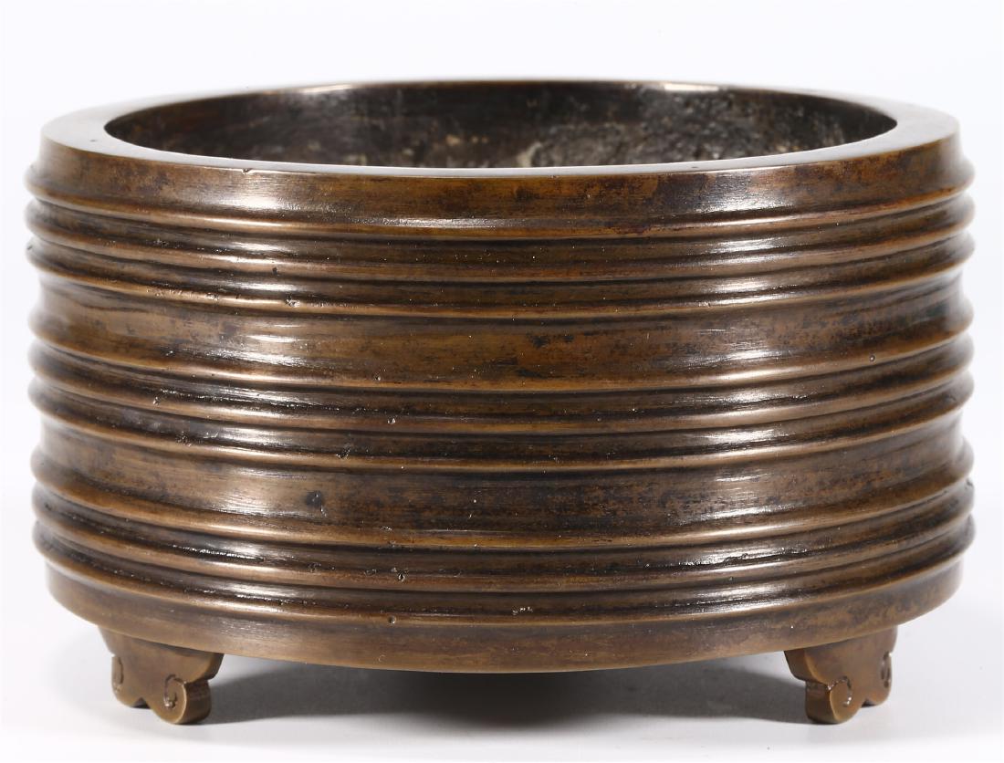 CHINESE BRONZE INCENSE BURNER (1 of 8)