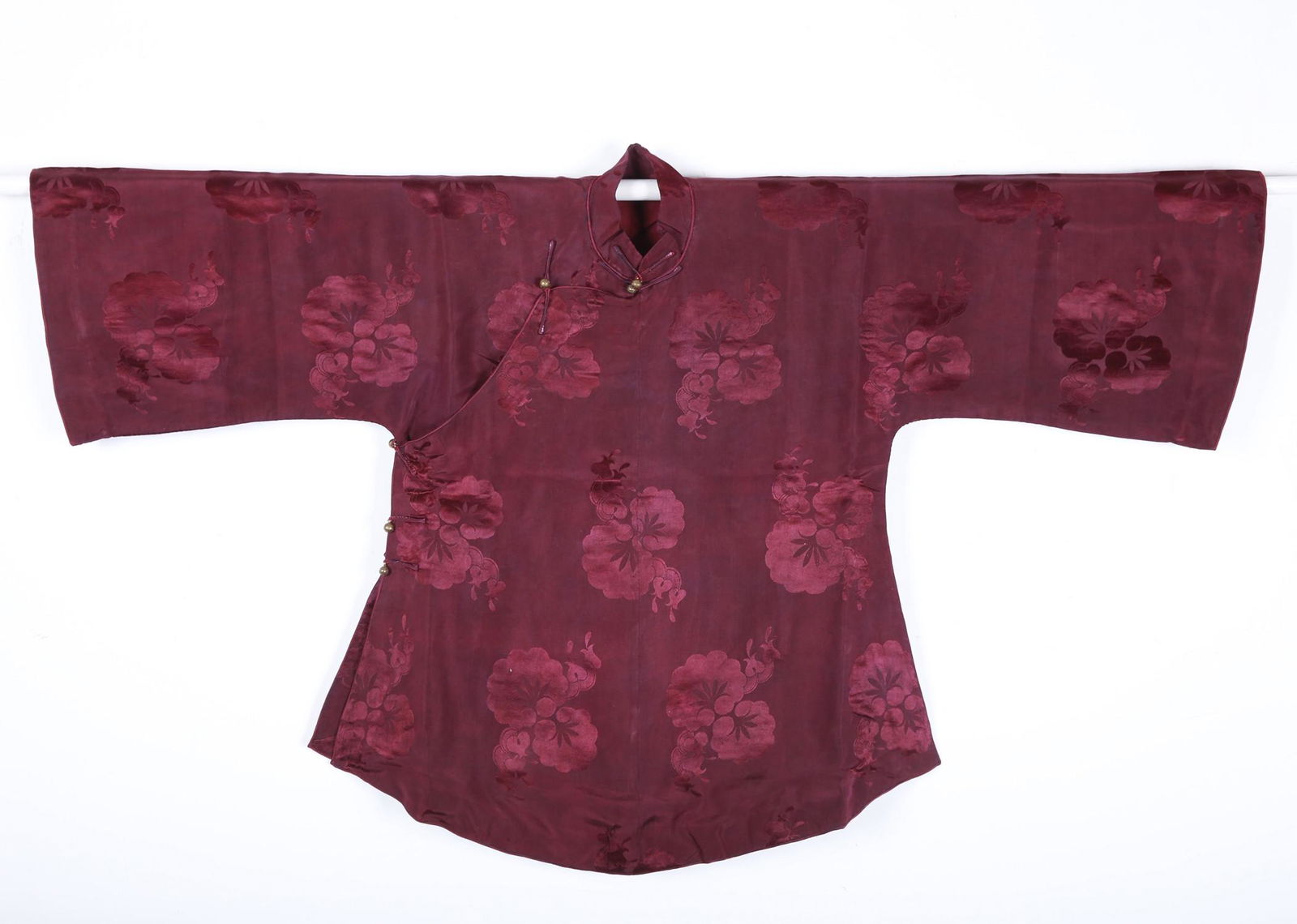 CHINESE SILK WOMAN'S COAT (1 of 8)