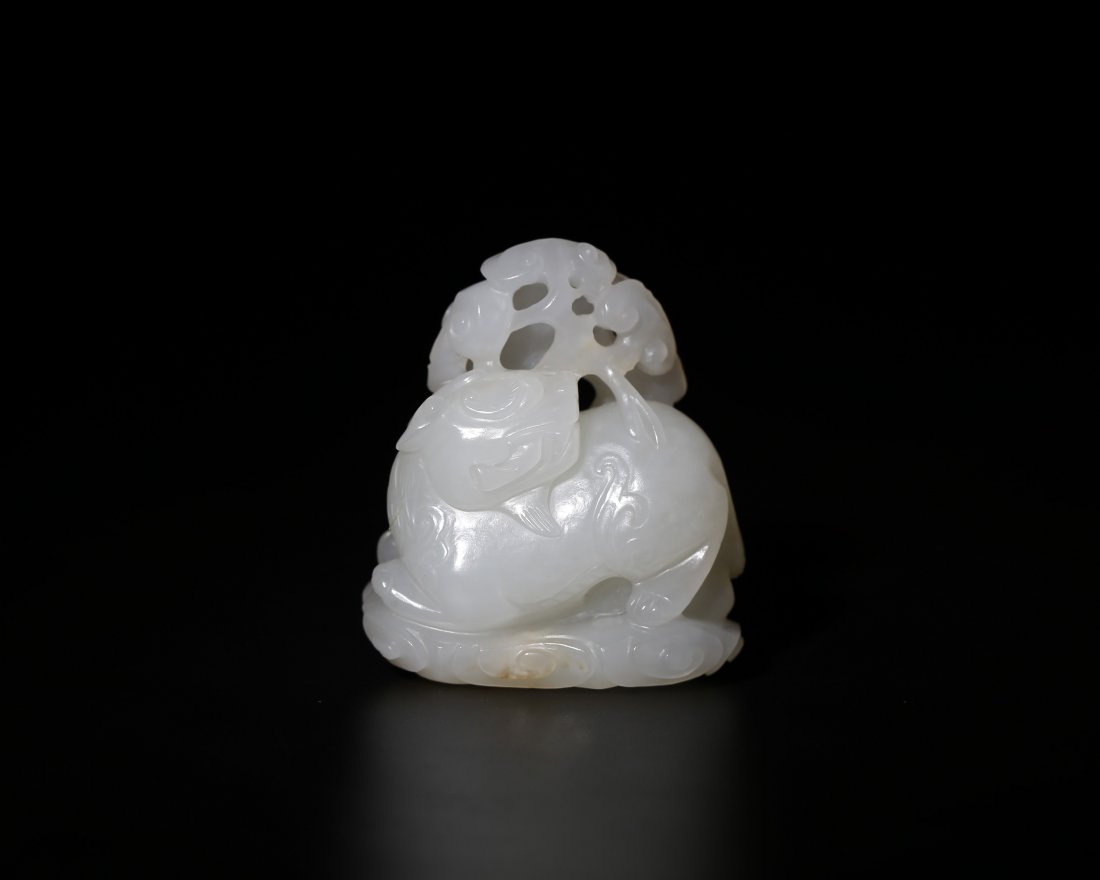 A CHINESE PALE WHITE JADE CARVING (1 of 10)