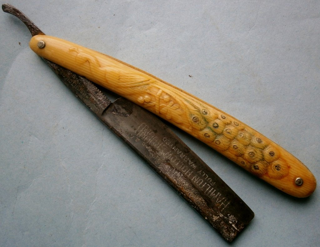 Antique Straight Razor with Peacock on Celluloid Handle (1 of 7)