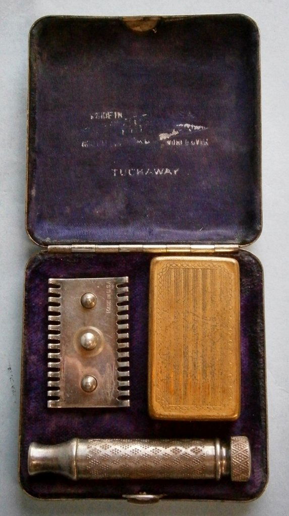 Gillette Travel Shaving Razor in Silverplate Case from (1 of 6)