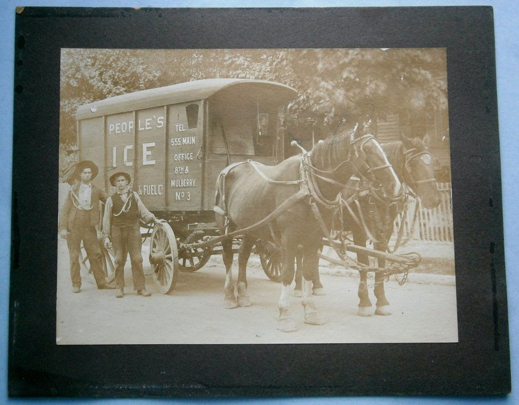 Photo of Ice Delivery Men for Peopleâ€™s Ice & Fuel Co. (1 of 7)