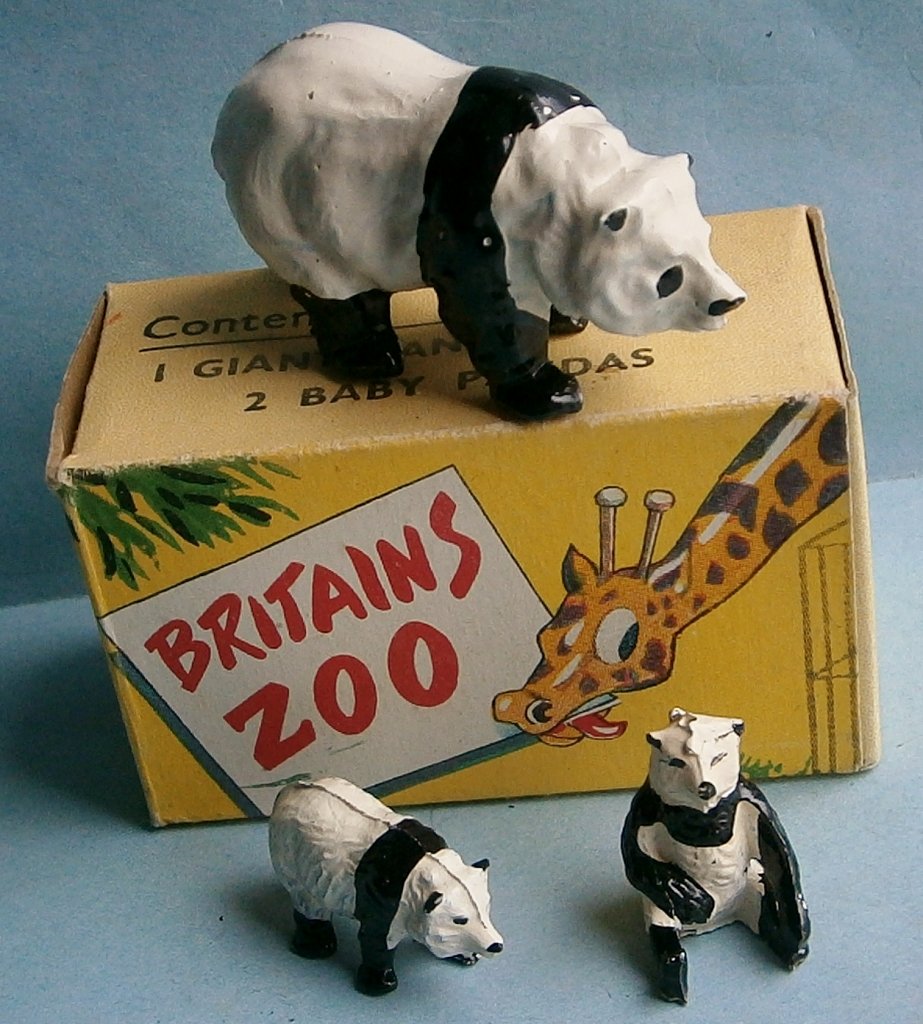 Britains Zoological Series No. 9011 â€“ Panda Bears: Britains Zoological Series No. 9011 â€“ Panda Bears in original box, vintage (probably from the 50s â€“ 60s), consisting of 1 Giant Panda, and 2 Baby Pandas, old store stock, a few minor fla