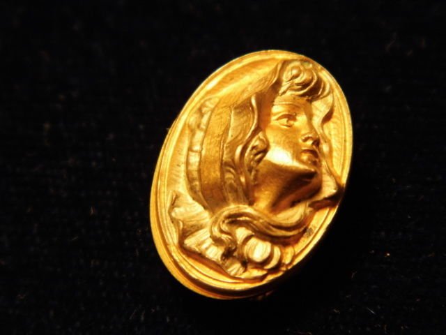 Antique Victorian Gilt Bronze Cameo Clip (1 of 5)