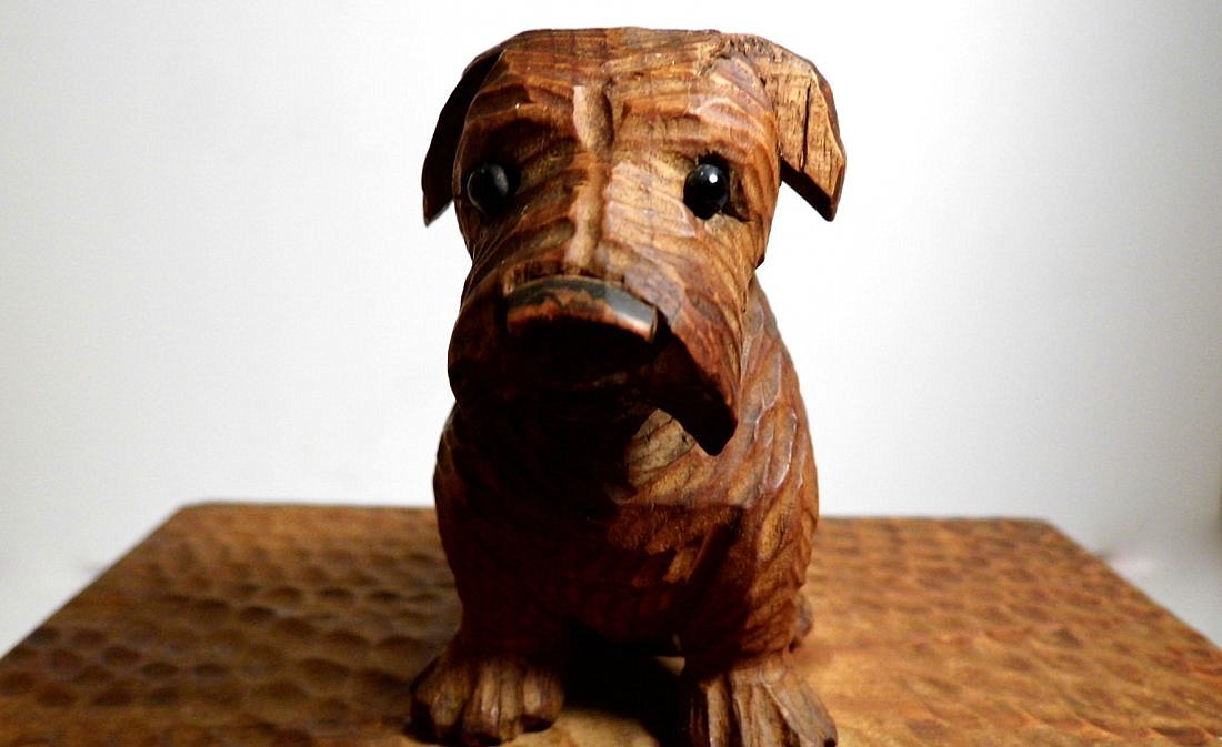 Vintage Germany Alpine Kiefer Carved Scottie Dog Box (1 of 10)