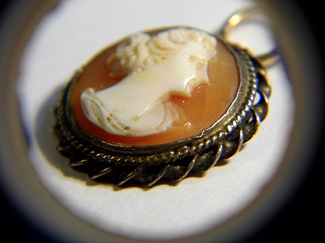 Fine Petite Victorian Shell Cameo Necklace Pendant (1 of 7)