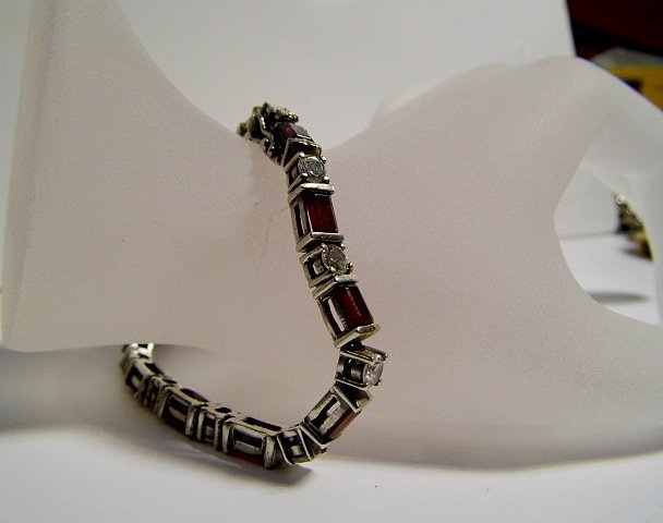 Vintage Finely Crafted Sterling Silver Bracelet Garnets (1 of 5)