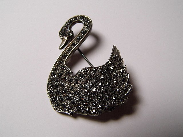 Vintage Sterling Silver & Marcasite Brooch Swan: No missing pieces. Marked 925 and with an initial 'W' underneath. Good condition.
