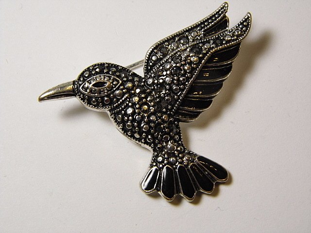 Marcasite Silver Tone Brooch Hummingbird: Good condition.