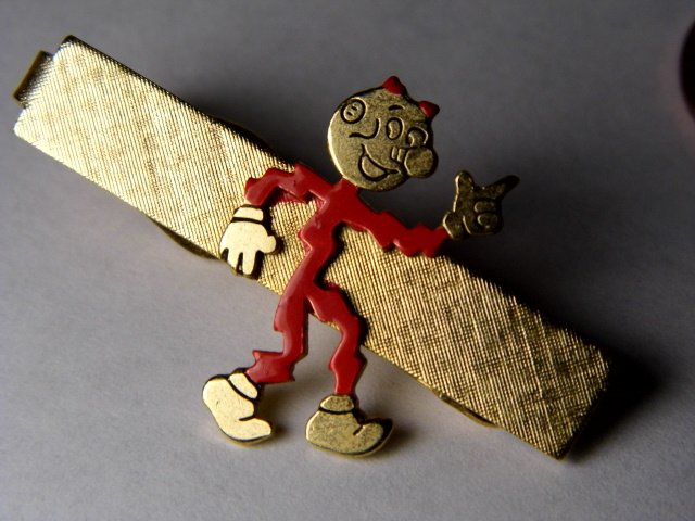 Iconic Mid-Century Souvenir Tie Pin Reddy Kilowatt (1 of 4)