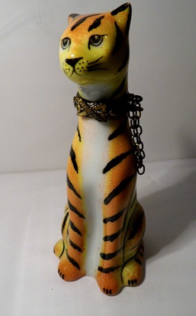 Artesan SIgned Limoges Porcelain Box Big Cat (1 of 5)