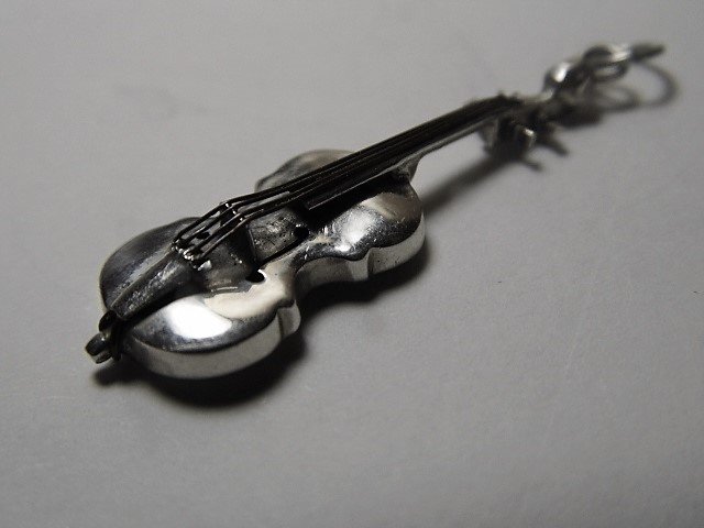 Remarkable Vintage Silver Necklace Pendant Violin (1 of 8)