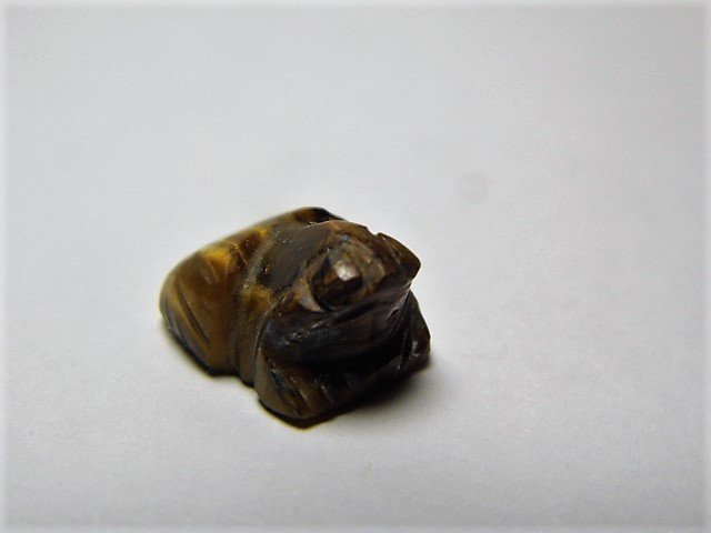Vintage Fetish Carving Tiger's Eye Stone Frog (1 of 5)
