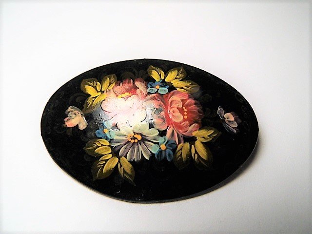 Vintage Russian Hand Painted Lacquer Paper Mache Brooch (1 of 3)