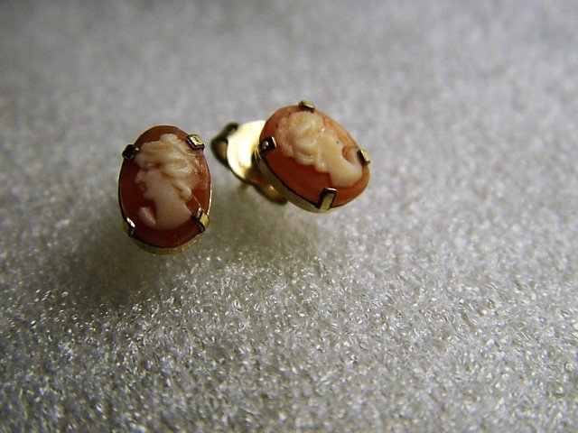 Hand Cut Shell Cameo Stud Earrings 12 Karat Filled (1 of 3)