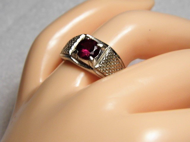 Men's Vintage Sterling Silver Ruby Ring Lind size 12 (1 of 5)