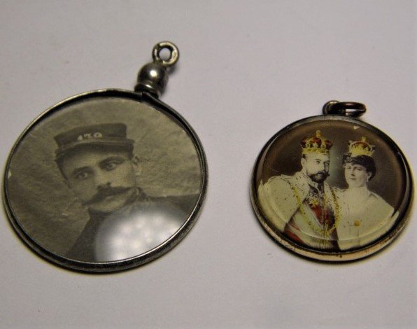 2 Fine Antique Victorian Locket Pendants French English (1 of 6)
