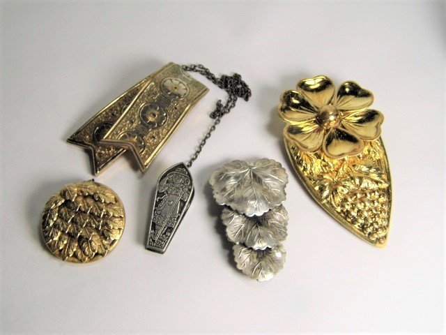 Five Antique to Vintage Scarf / Dress Clips Bo Peep (1 of 9)