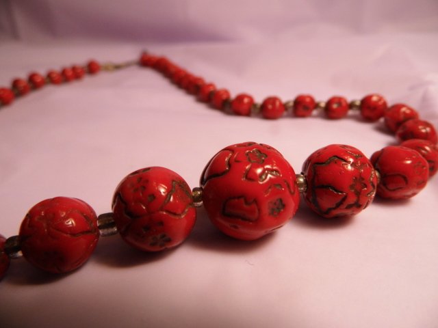 Bohemian Glass Art Deco Choker Necklace 16 inches: Period piece. Graduated art glass beads all good.