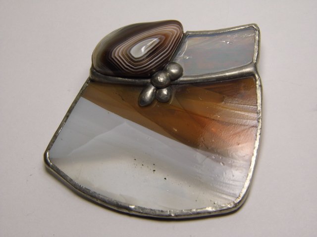 Expressionist Art Stained Glass Agate Brooch: Unique design. Genuine silver solder stained glass. Beautiful agate stone.