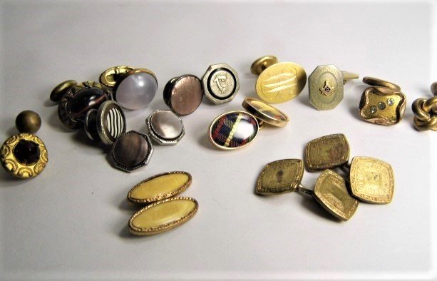 14 Piece Lot Vintage or Antique Single Studs Links (1 of 7)