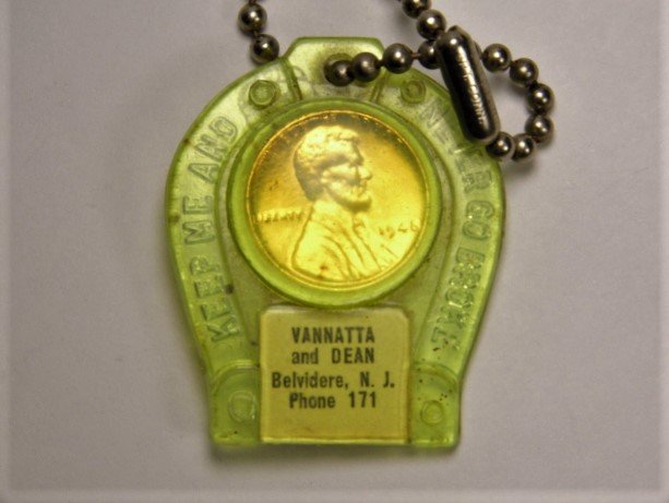 1948 Never Go Broke Lucky Penny Plastic Keychain (1 of 7)