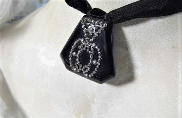 Vintage Cut Steel Bakelite Choker Pendant Necklace: Tie back velvet necklace chain 28 inches adjustable. Genuine vintage.