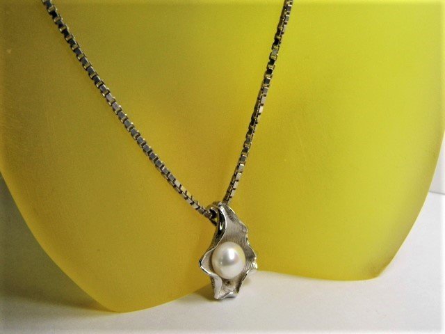Gorgeous Italian Sterling Silver Mabe Pearl Necklace (1 of 6)