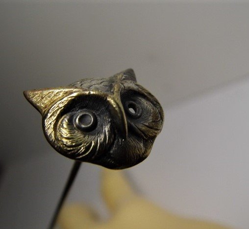 Victorian Wise Owl Antique Hat Pin Hatpin: Female weapon of choice of the late 19th century.