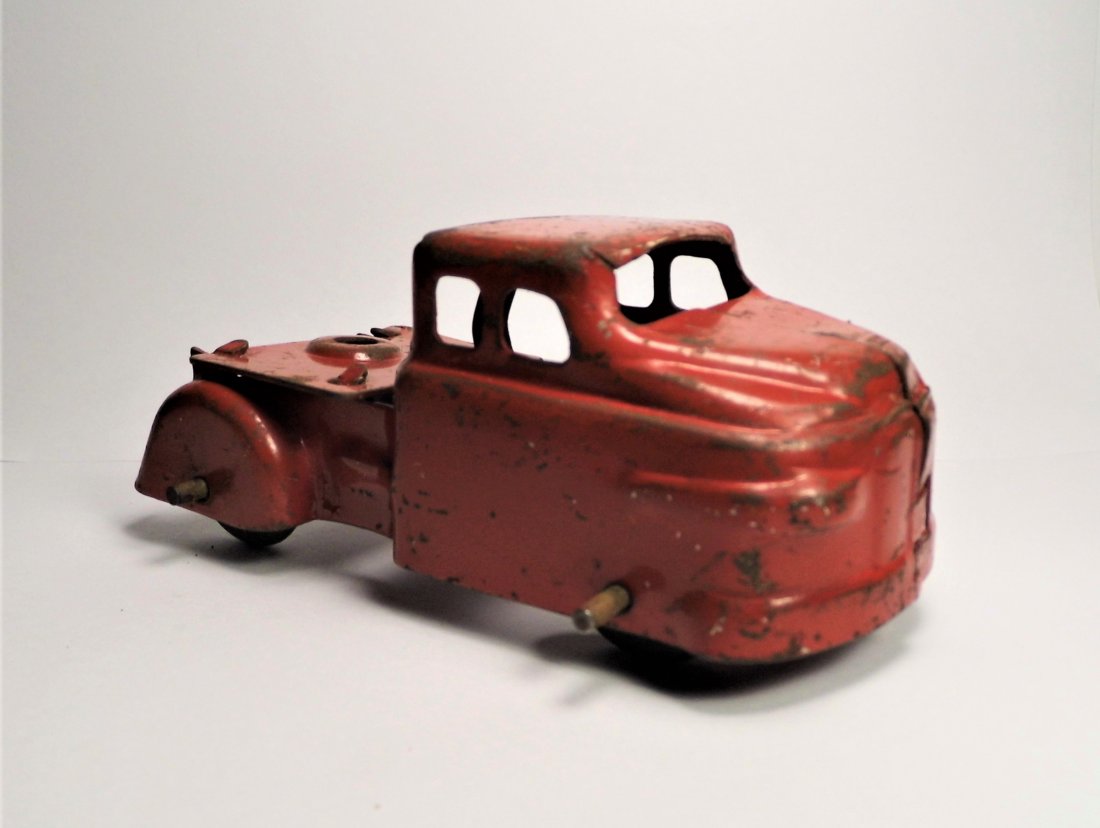 Vintage 1930's Toy Truck Wrecker Rear Wheel Spats: Rare spat wheel wells. One tire in bad condition. Can't make call.