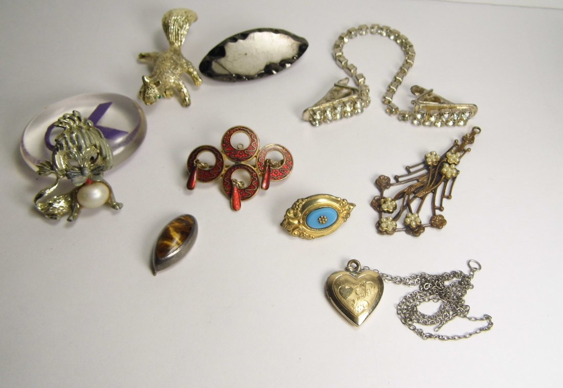 Ten Vintage & Antique Scatter Pins Locket Pendants (1 of 12)
