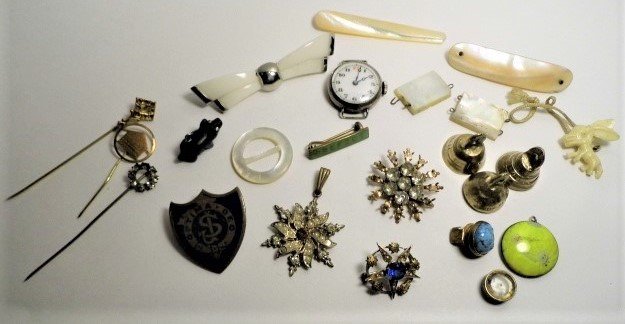Twenty-two Odd Jewelry Pieces: Some loose items. Some whole. Some broken. Some missing a little something. Some are pretty old.