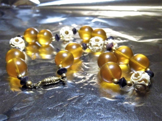 Vintage Chinese Choker Mystery Balls Necklace ca 15 in: Fine sturdy clasp. Fine condition.
