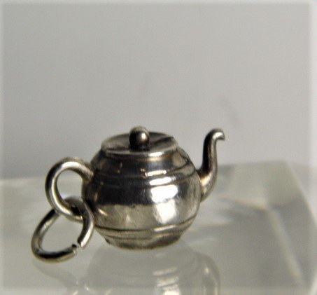 Vintage Sterling Silver Teapot Bracelet Charm 1928 (1 of 5)