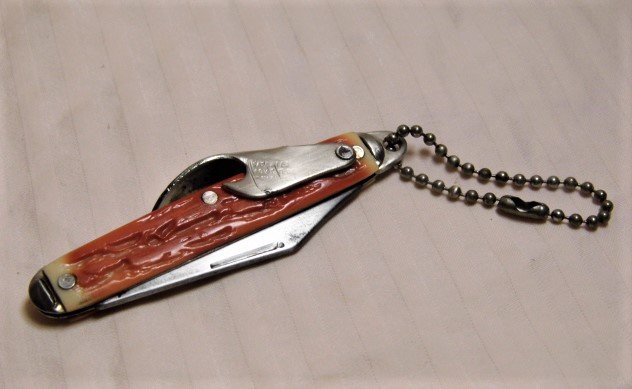 Vintage USA Red Bone Jigged Pocketknife Sharp: Still has many years left. Nice for collection. Excellent display piece. Providence Cutlery Co. Providence, RI