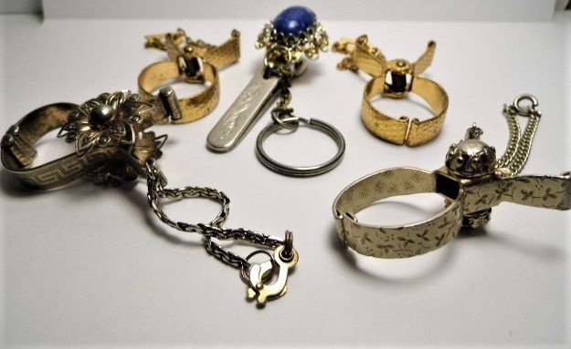 Five Vintage Pair Glove or Scarf Clips: 30's to 50's clips.