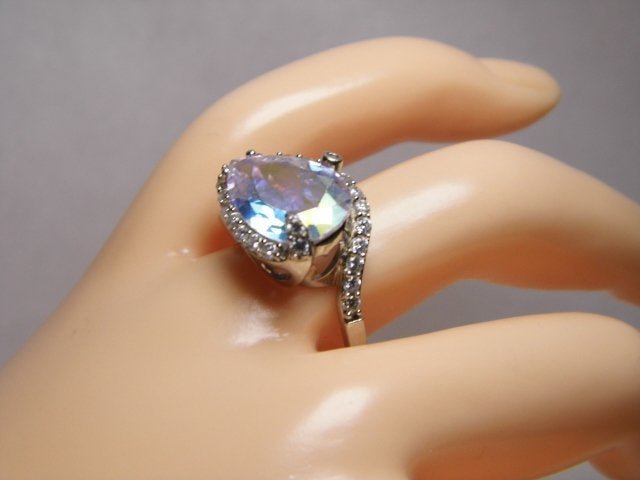 Vintage Sterling Silver Big Borealis CZ Stone sz 8 (1 of 4)