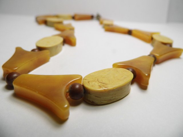 Rare 1930 Catalin Honey Amber Necklace 16 1/2 inch (1 of 4)