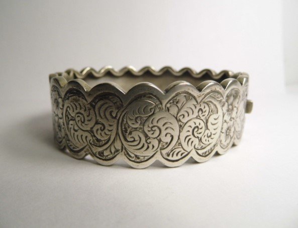 Really Fine Antique Sterling Silver Bracelet (1 of 8)