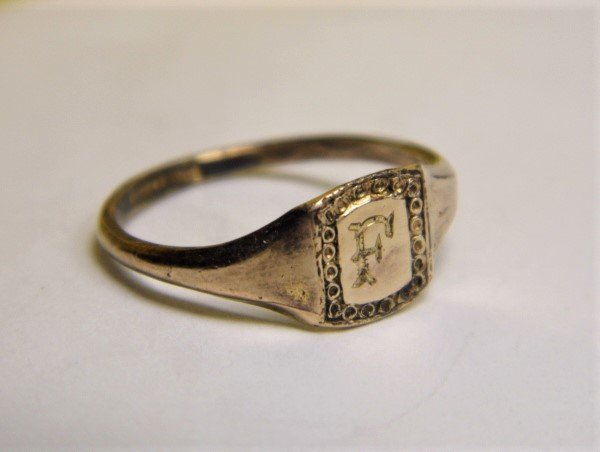 Victorian Gold Plate Signet Ring Monogram F size 7 1/2 (1 of 3)