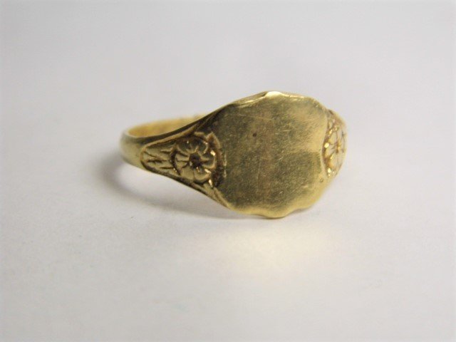 Fine Antique Gold Plate Band Signet Ring size 10 (1 of 5)