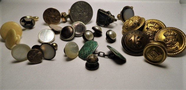 Antique Odd Buttons Links Studs 24 pieces (1 of 9)