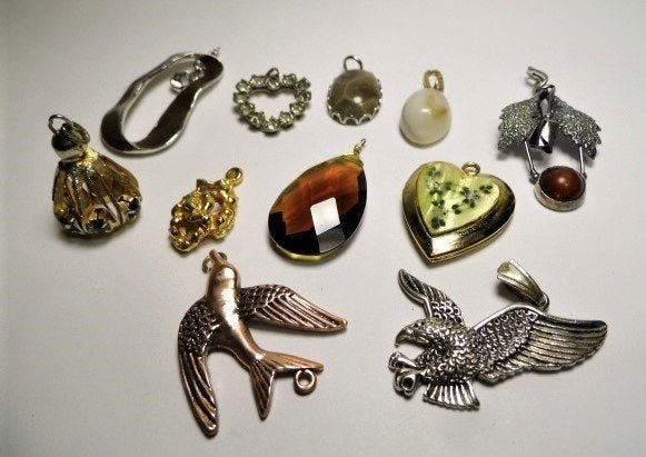 Lot of Eleven Nice Mixed Elements Necklace Pendants (1 of 8)