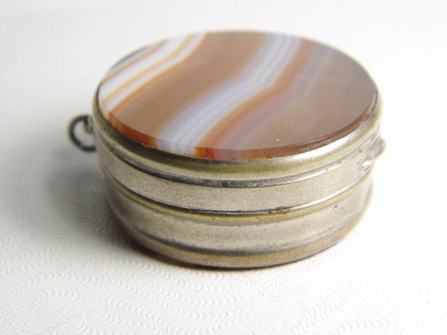 Victorian Agate Pill Box: Agate stones both sides. One side has a hairline fracture.