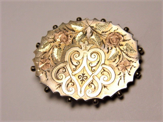 Beautiful Antique Victorian Gold Plated Locket Face: Red and yellow gold plated. Remnant. For repurpose