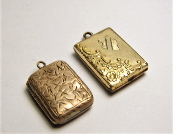 Victorian Gold Plate Memorial Lockets Colonial Soldiers: Nice lockets, one in yellow gold, the other red gold plate. Roman numeral XIII corresponds to 4 karats gold content. Photo is of British officer, circa 1940. accompanied by colonial soldiers, perhaps 